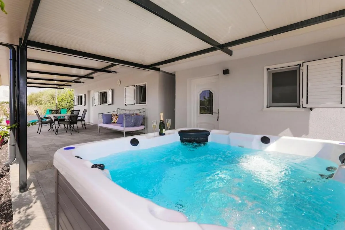 Seaside Retreat Villa Kastela Croatia